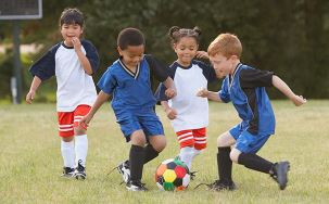 آیا ورزش حرفه‌ای و یا تمرینات قدرتی مانع رشد کودکان می‌شود؟